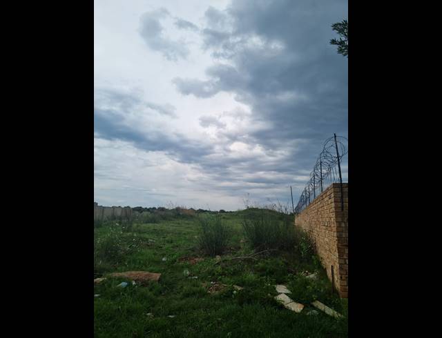738M² VACANT LAND FOR SALE IN LENNOXTON